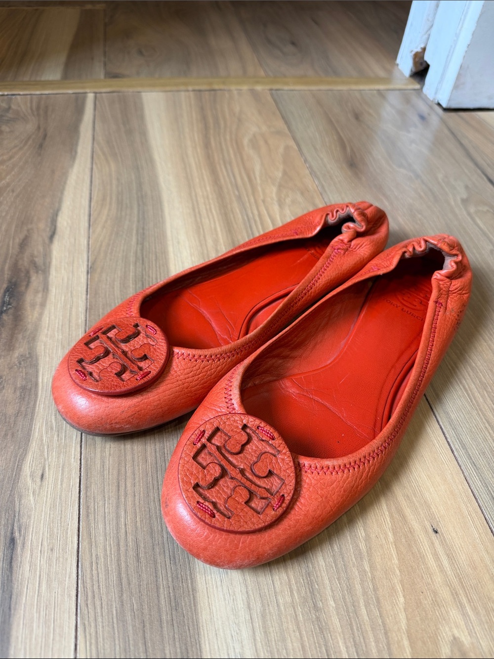 Tory Burch Bright Orange Leather Logo Ballet Flats size 9